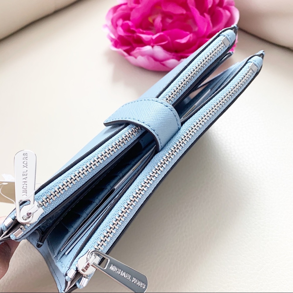 Last one Michael Kors Double Zip Wallet Wristlet - Picture 3 of 6